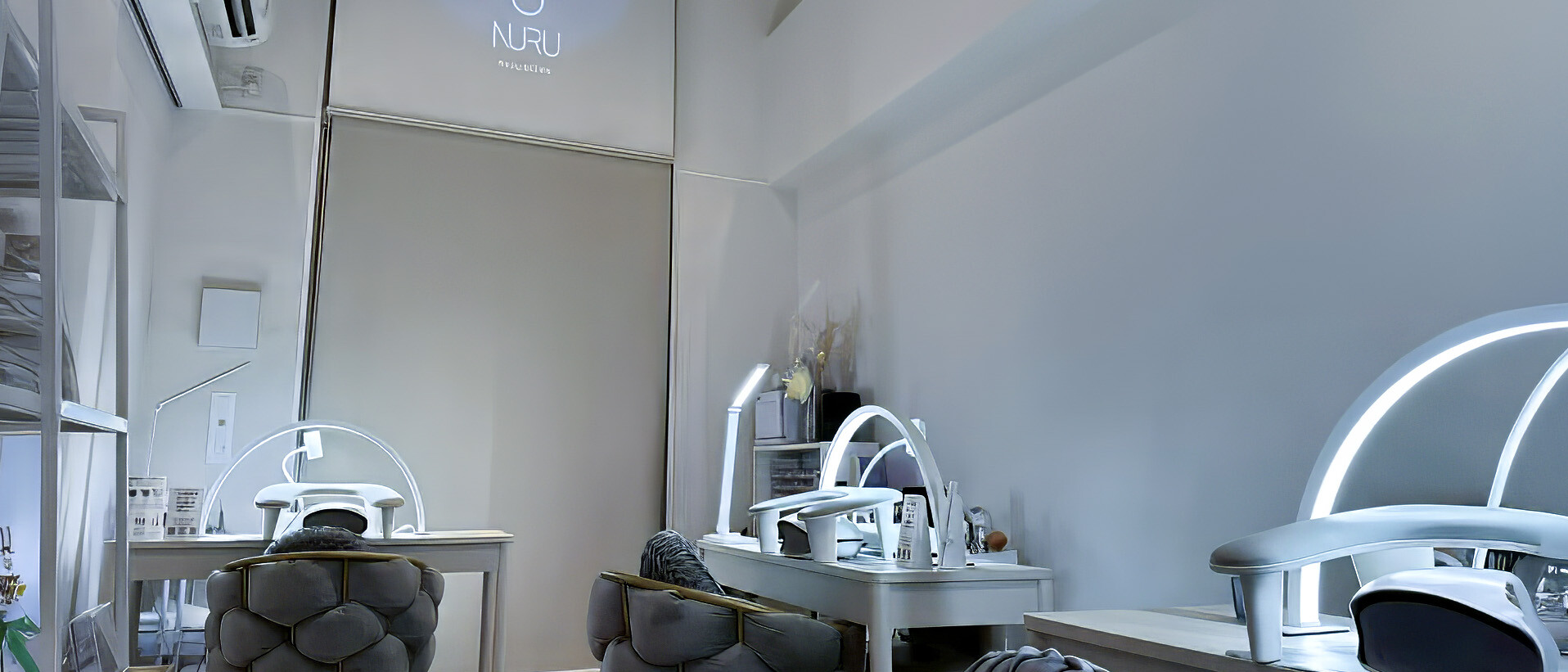 NURU NAIL HORIE 店内写真 天井高5m ハイラグジュアリー空間 デザイン事務所プロデュース 堀江ネイルサロン 大阪