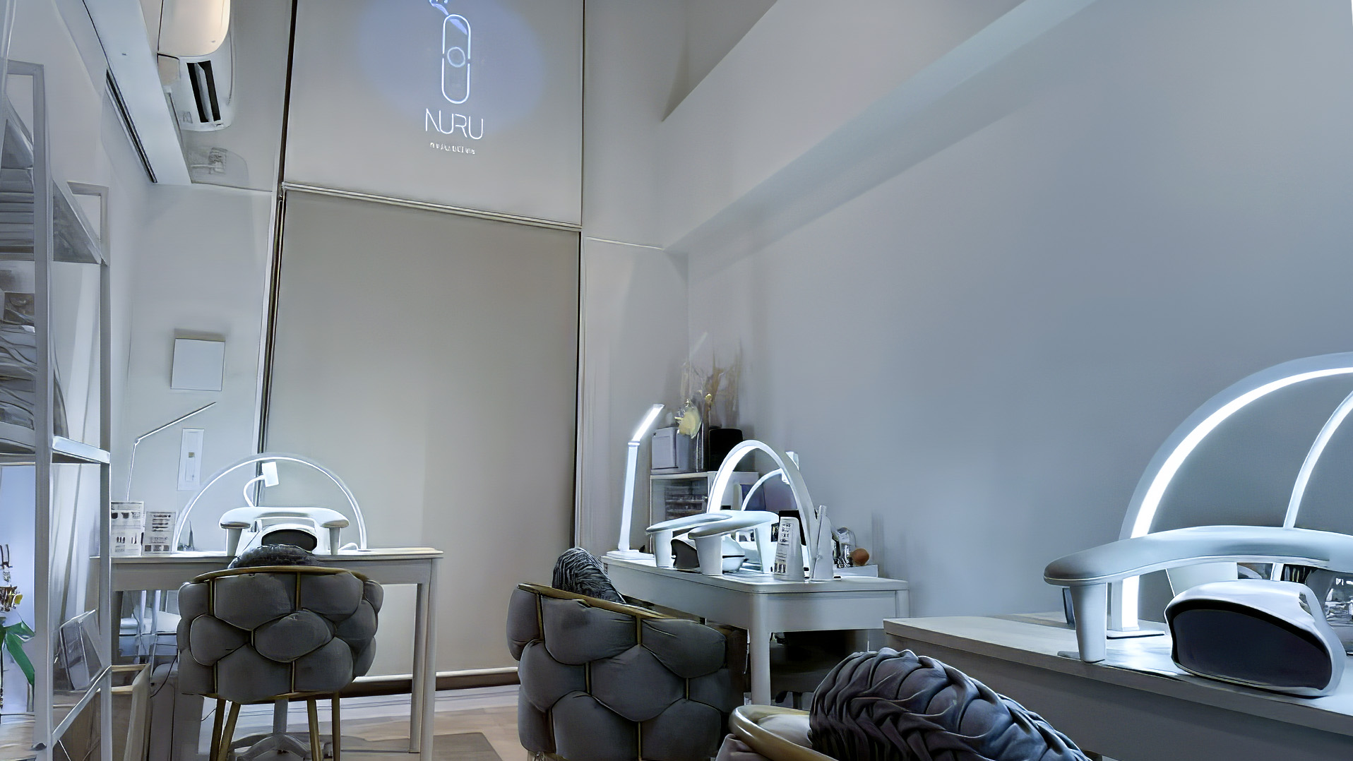 NURU NAIL HORIE 店内写真 天井高5m ハイラグジュアリー空間 デザイン事務所プロデュース 堀江ネイルサロン 大阪