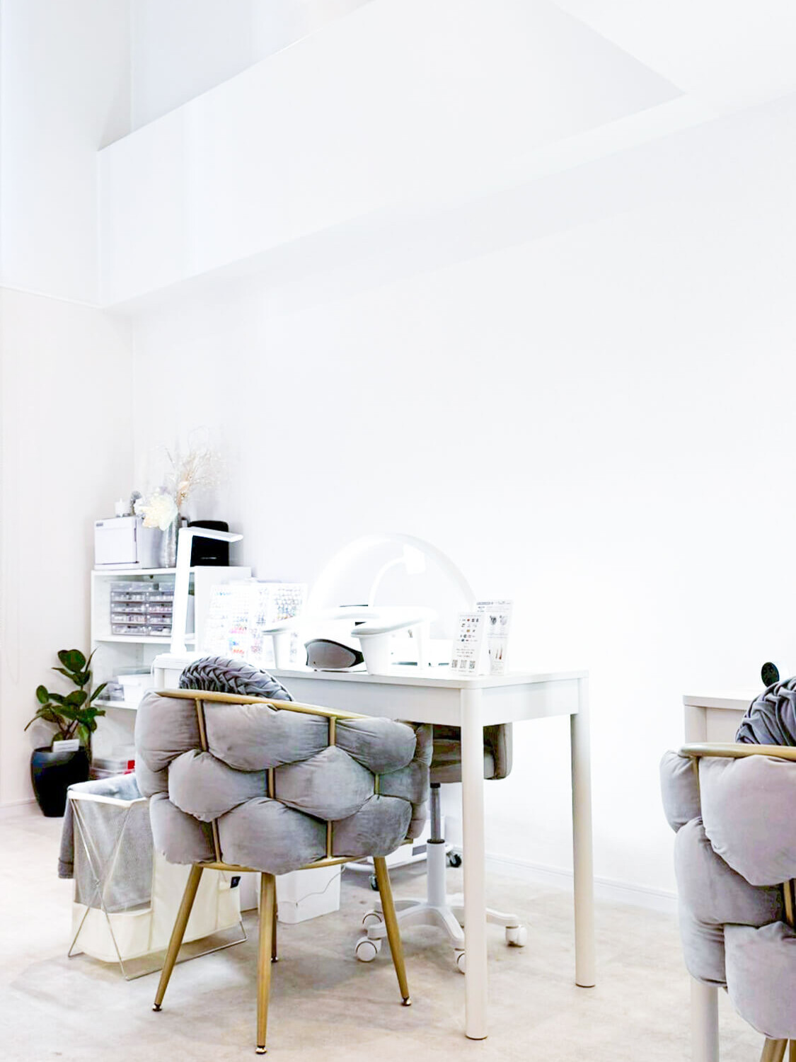 サロンの内装机