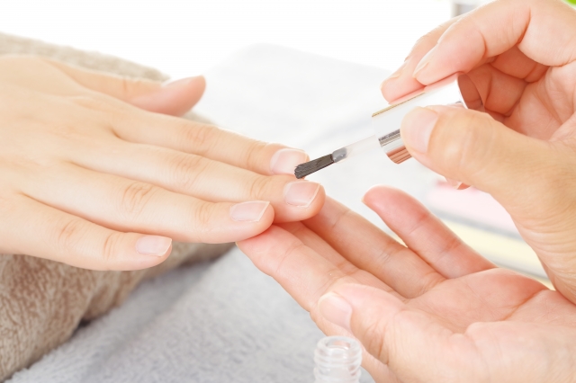 ネイル施術中の様子