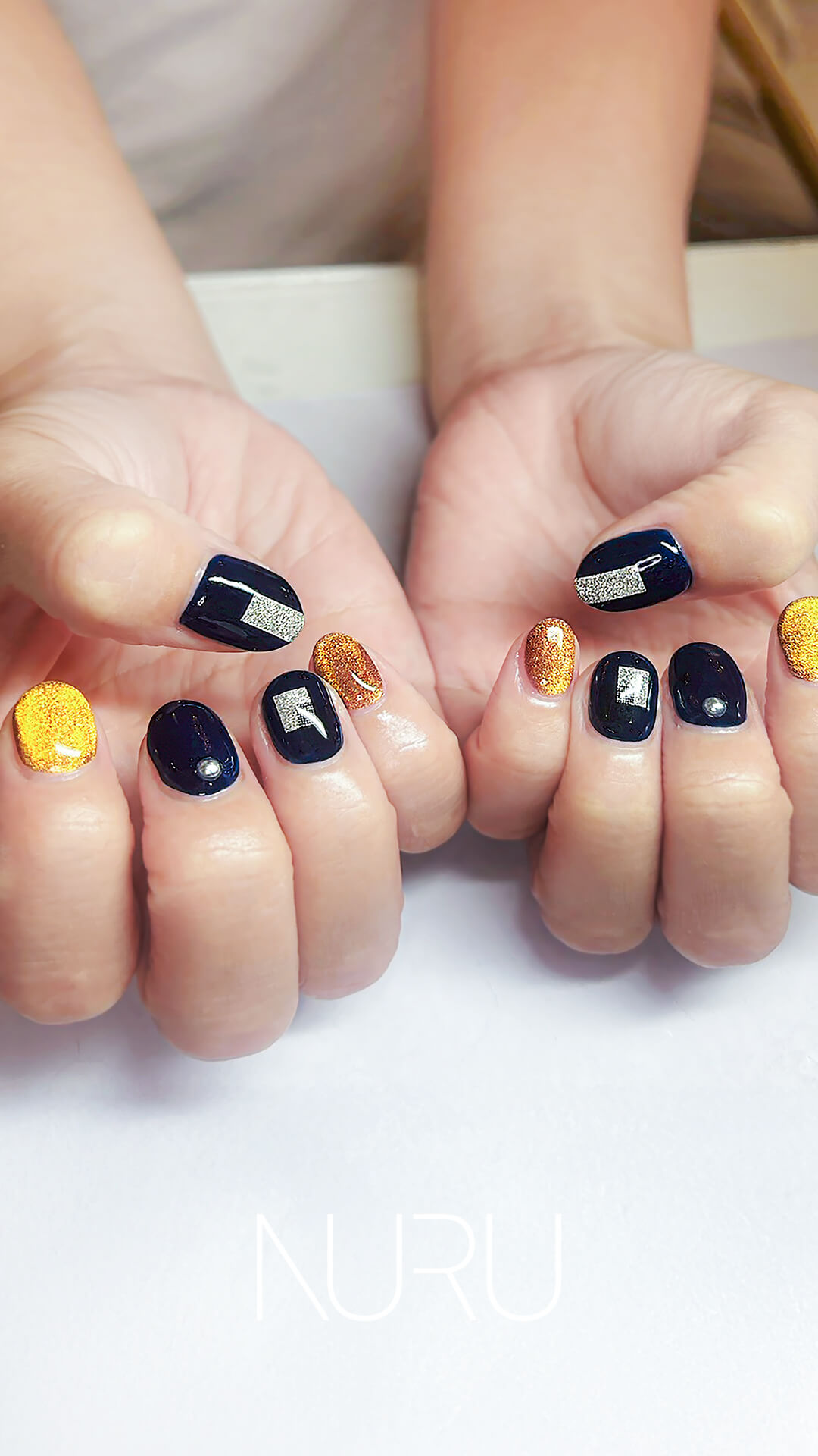 モード系ブラックネイル