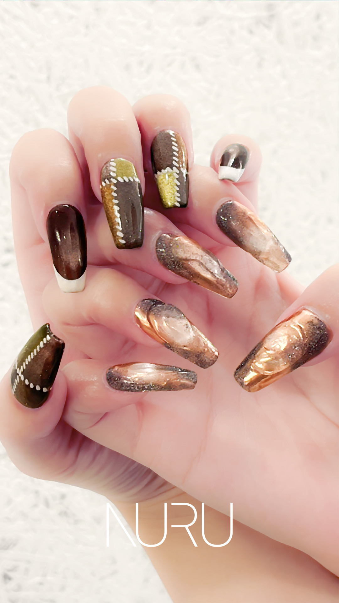 ロングネイルのデザイン