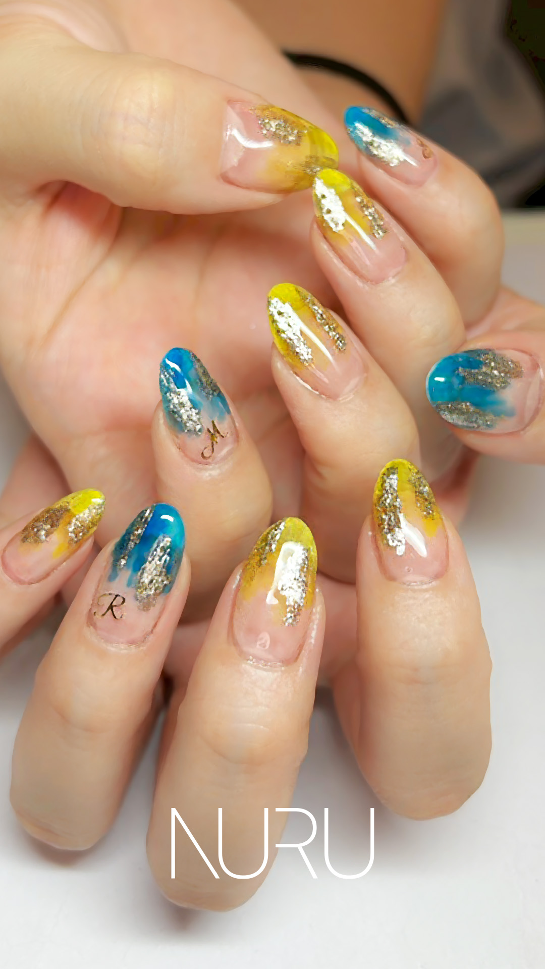 様々なパターンのマグネットネイル